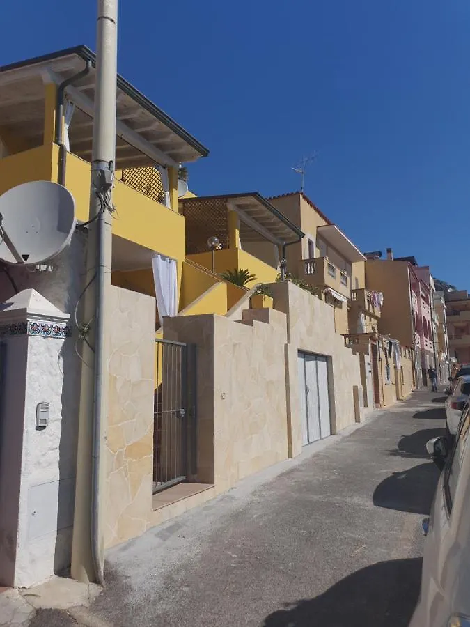 Apartment Yellowhouse Cala Gonone Italien